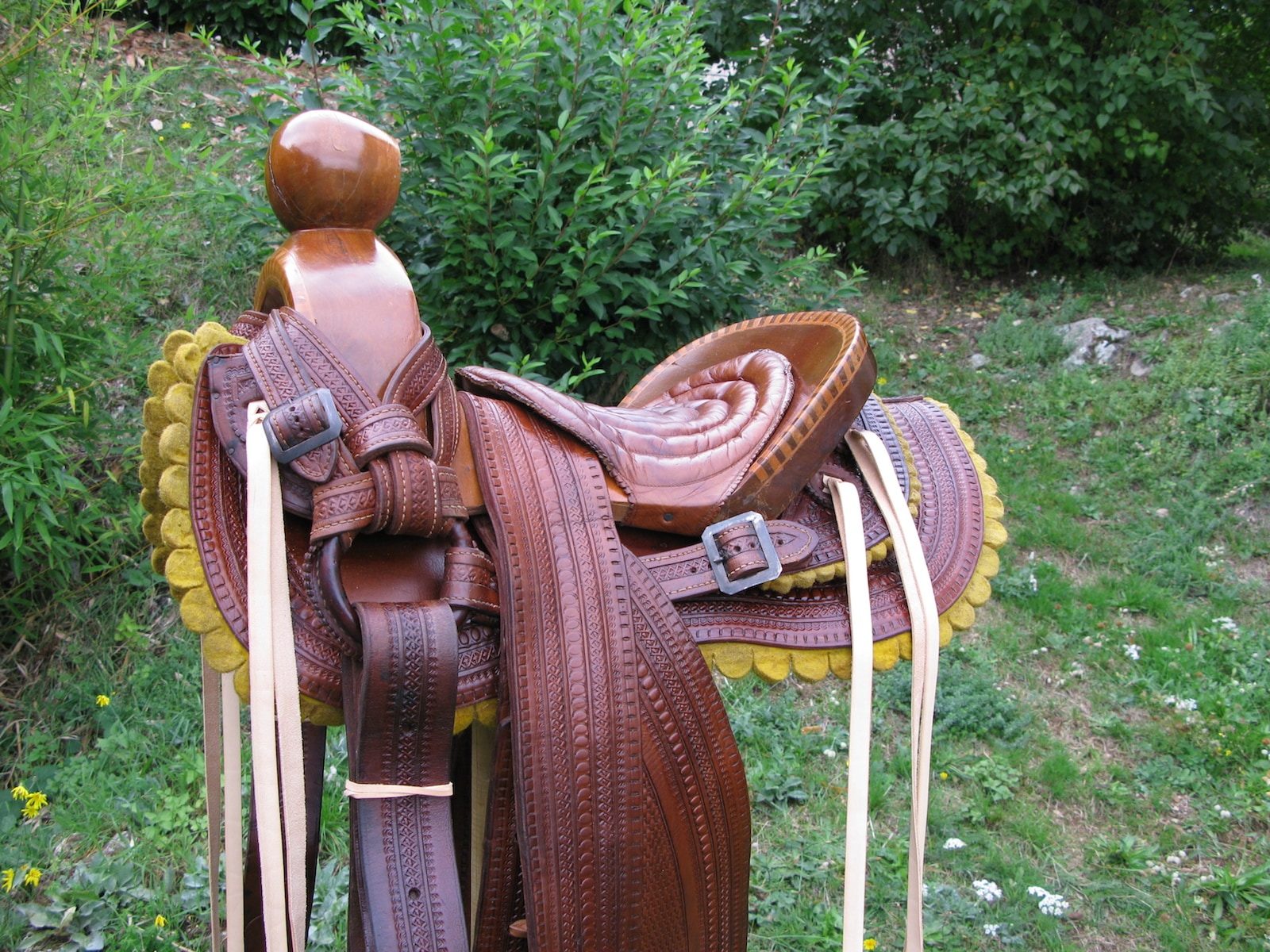 Mexican saddle (Southern Mexico) circa 1930s Equestrian Antique